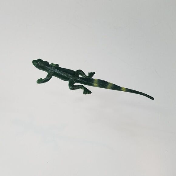 Gecko Lizard Plastic Toy Aquarium Reptile Decor 4.5 Inch Long - Picture 2 of 5